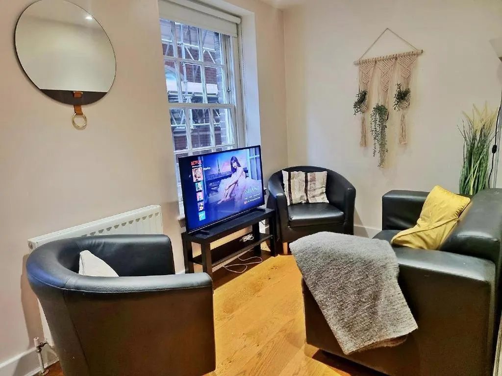 Heart Of London Apartment