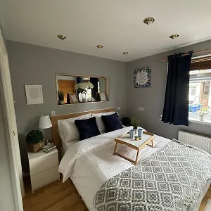 Amazing En-suite In Finchley Apartment